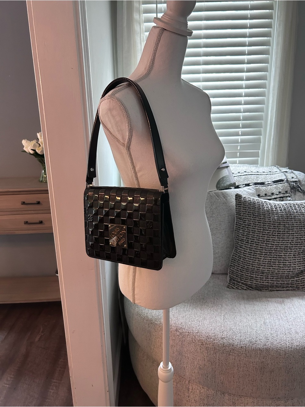 Authentic Louis Vuitton Black Damier Vernis Cabaret Club Shoulder Bag - Picture 12 of 15
